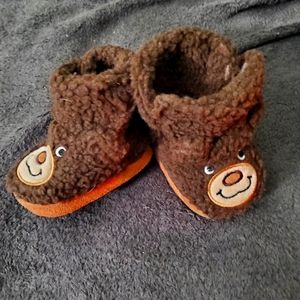18-24mo Cabela's Bear Slippers NWOT
